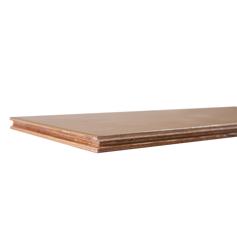 Lignum machinatum vel Naturale lignum: Quod melius quidem facit Tabulatum?